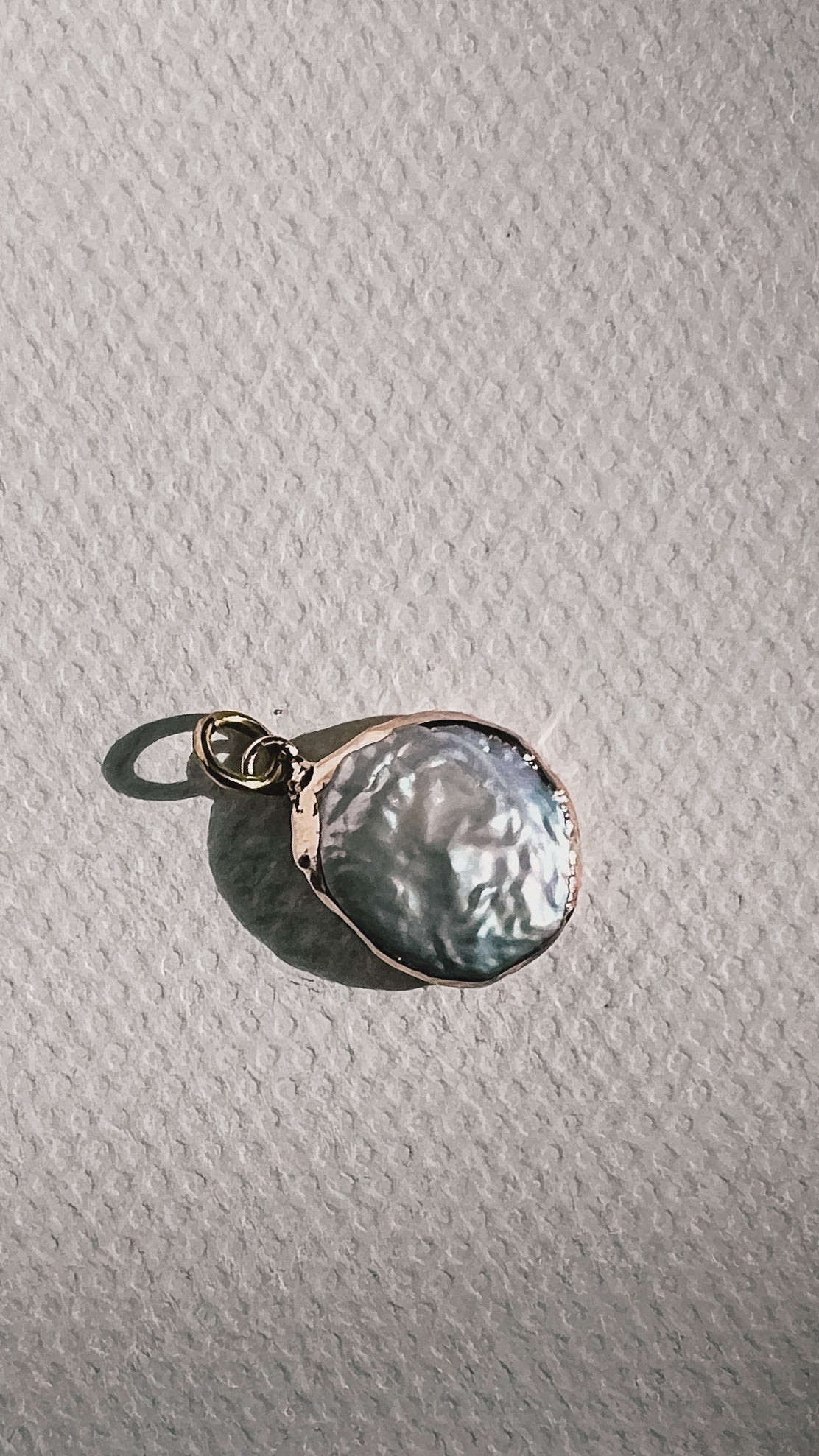 Single Keshi Pendant round