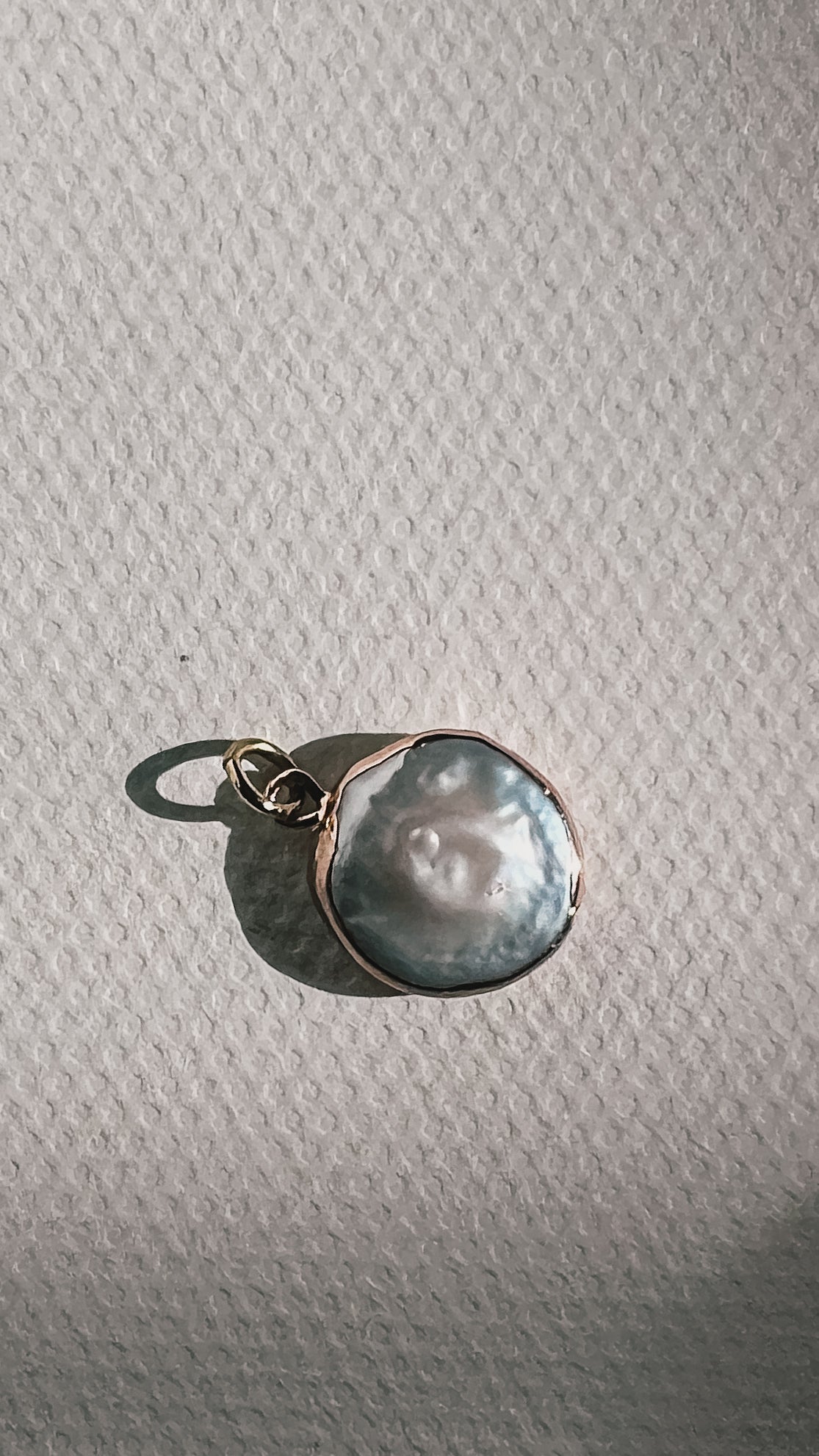 Single Keshi Pendant round